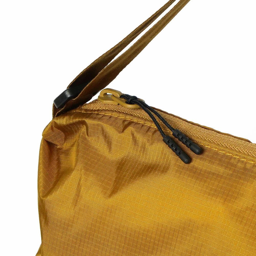 パッカブルショルダーバッグ