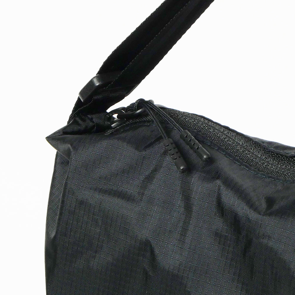 パッカブルショルダーバッグ