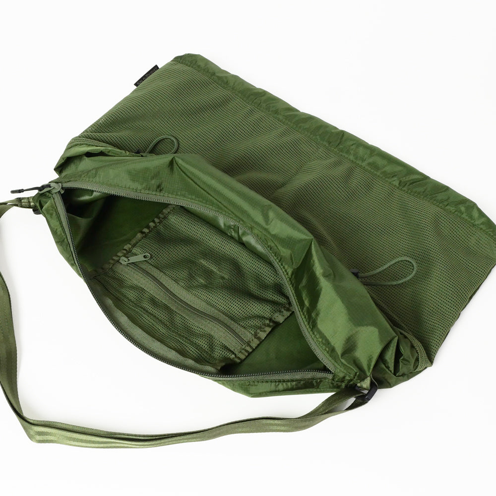 パッカブルショルダーバッグ