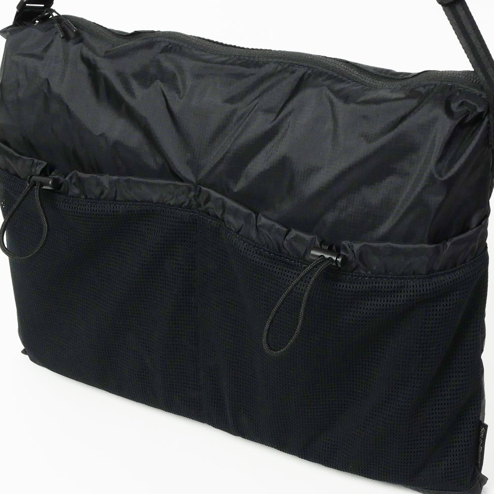 パッカブルショルダーバッグ