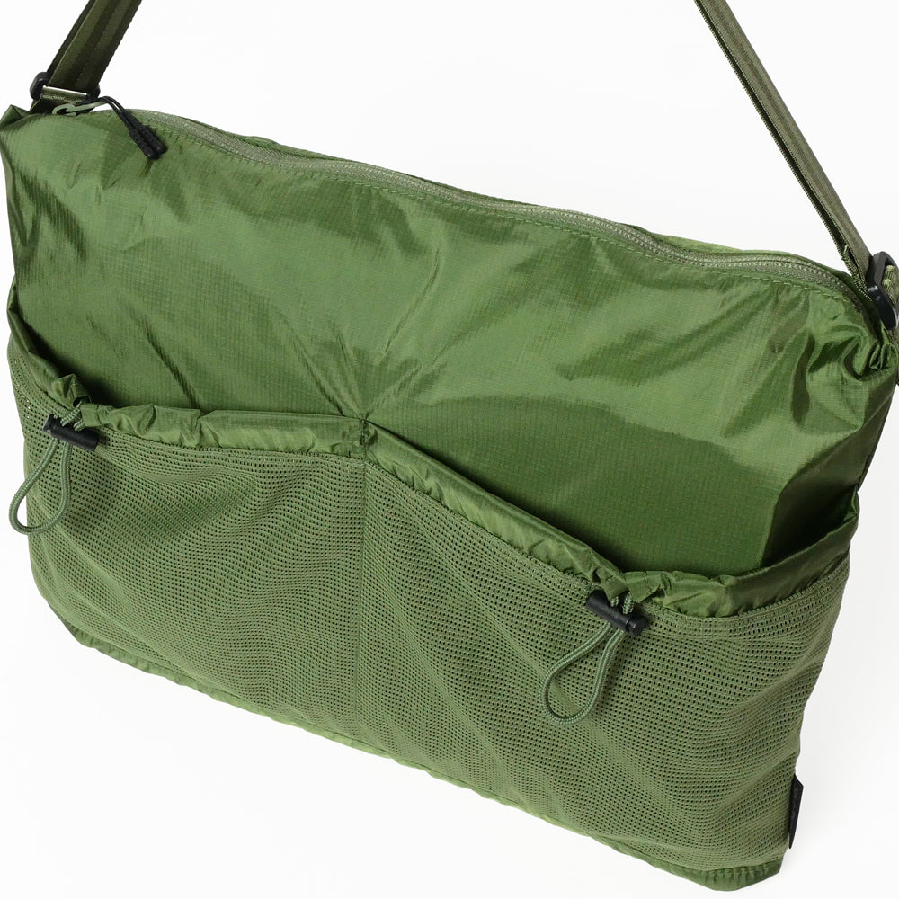 パッカブルショルダーバッグ